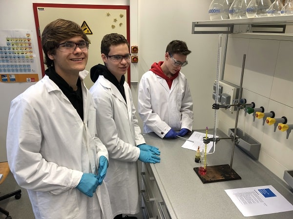 Voller Energie – Mit dem Leistungsfach Chemie im Schülerlabor der Universität Konstanz